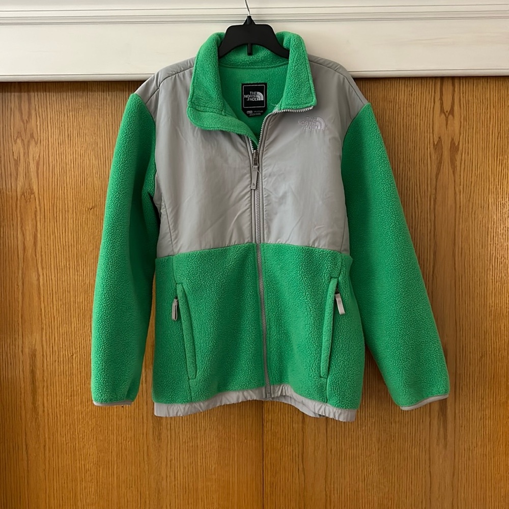 NORTHFACE GIRLS SIZE XL JACKET